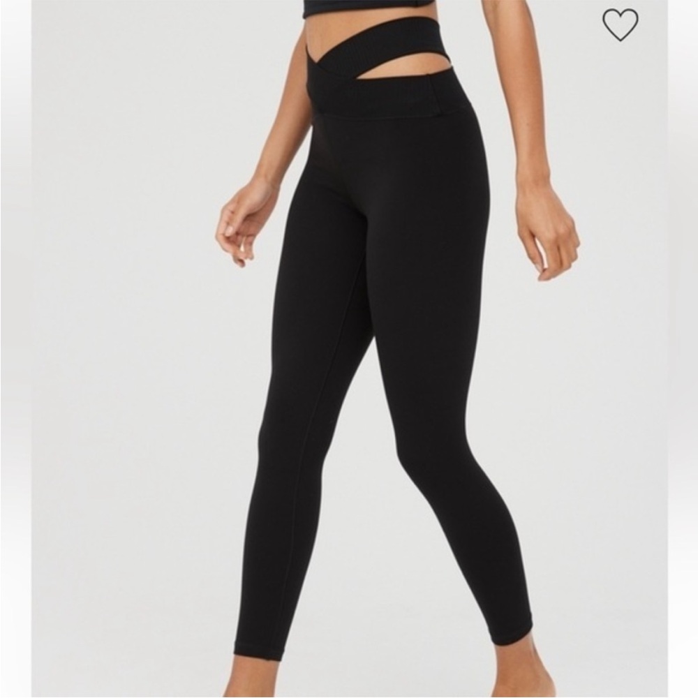 Aerie Offline Real Me Cut Out Crossover 7/8 Leggings Large - Picture 2 of 4